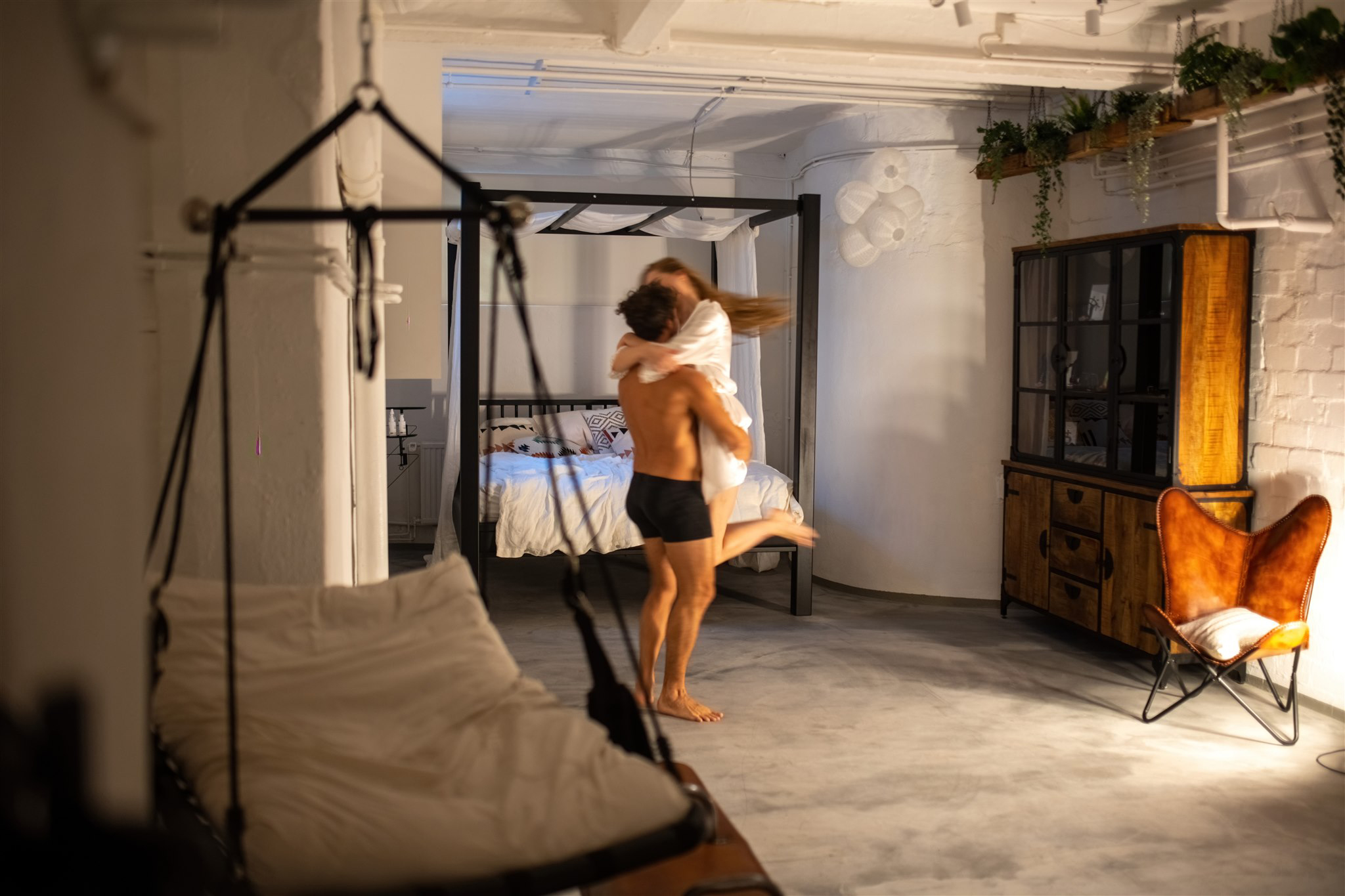 room8 Hamburg - Sex hotel or couple retreat? picture image